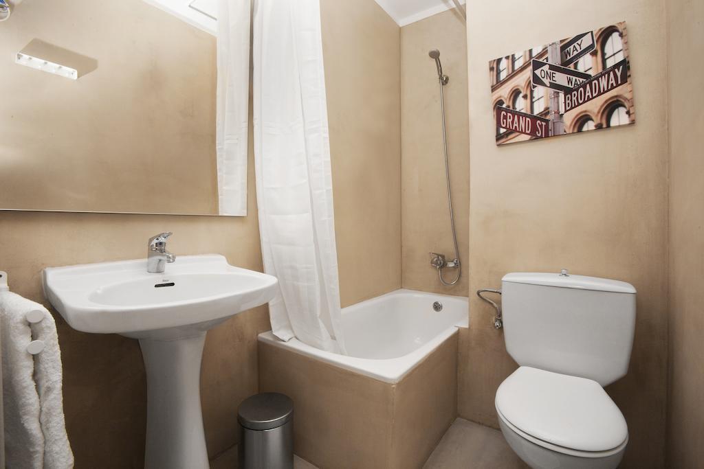 Bcn Sagrada Familia Apartments برشلونة الغرفة الصورة